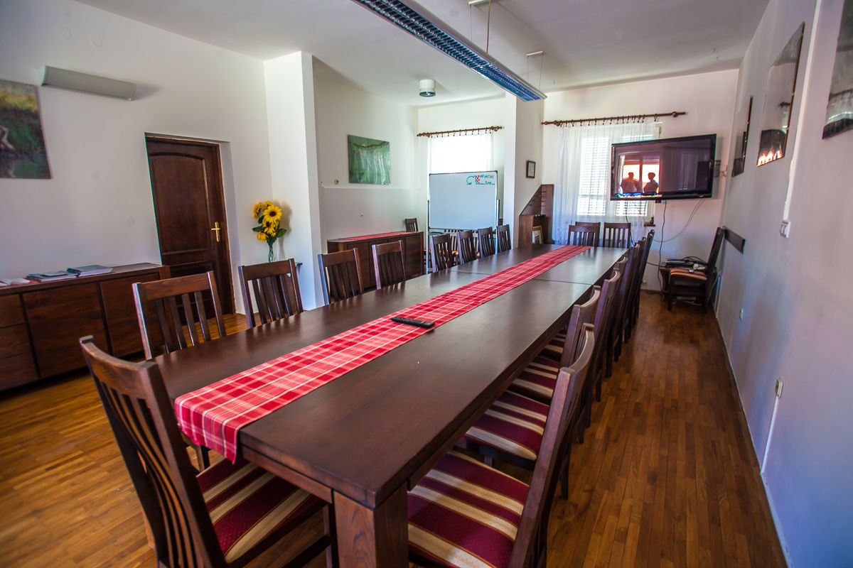 Zlatna Greda hunting lodge dining room